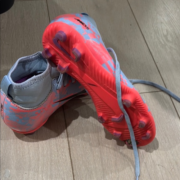 Nike Light Blue and Pink Soccer Cleats - Picture 2 of 2